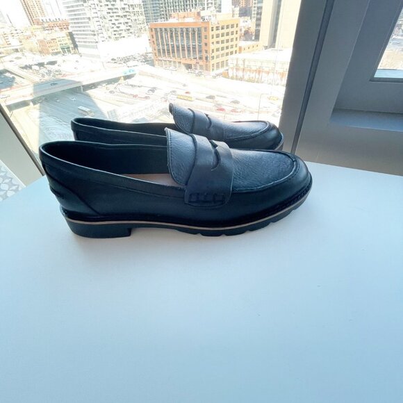 Blondo Black Flats Sleek Comfortable Design - Picture 3 of 4